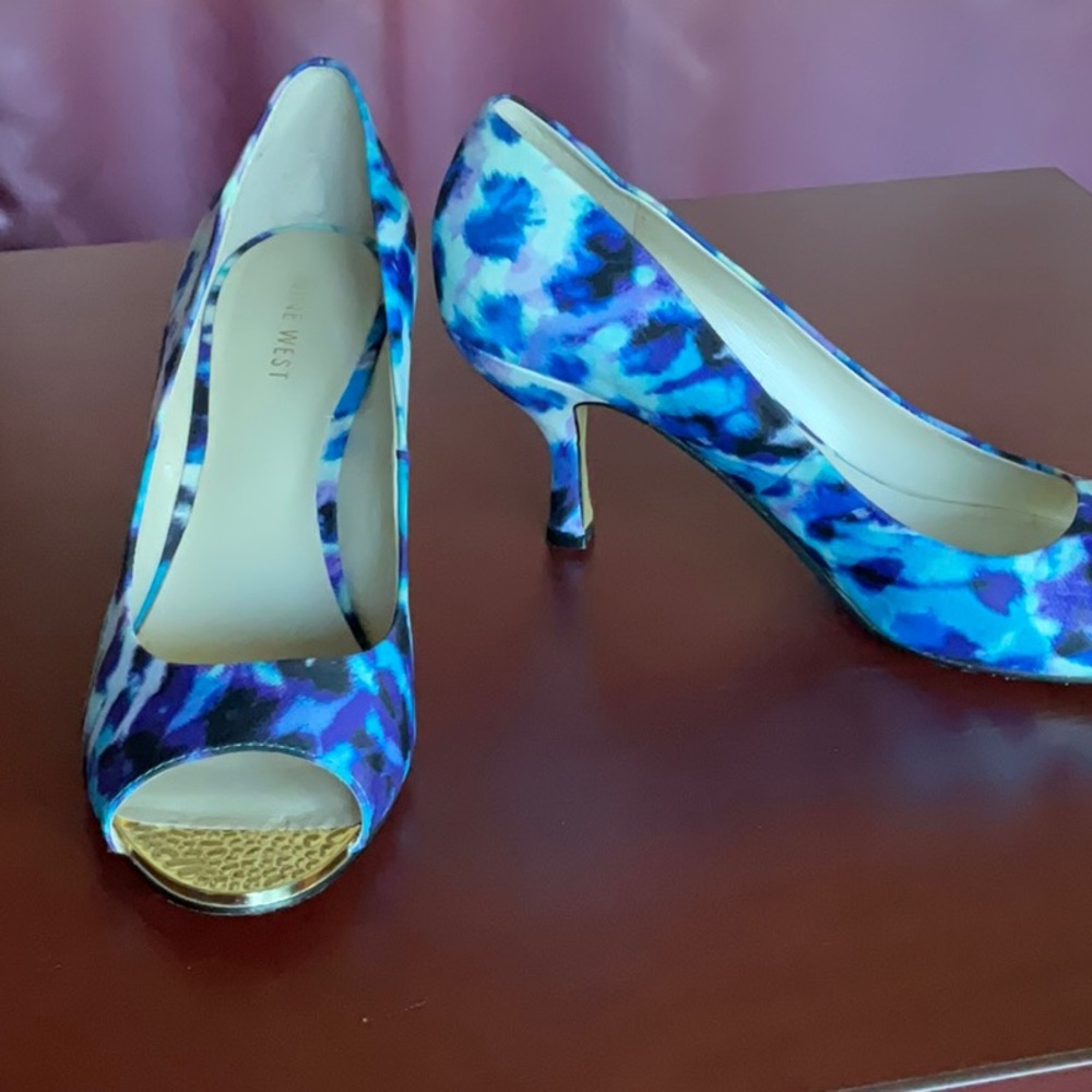 Nine West turquoise & purple peep toe pumps size 7.5